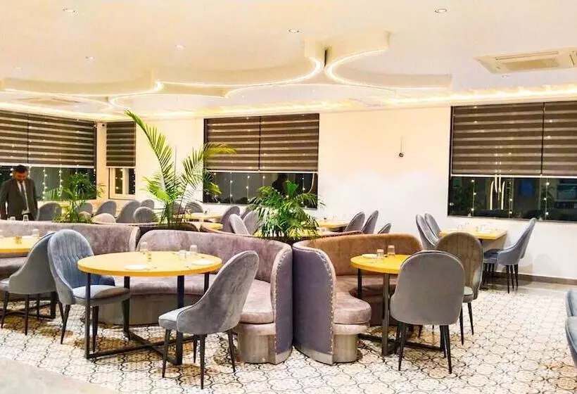 Shivhari Hotel & Resort