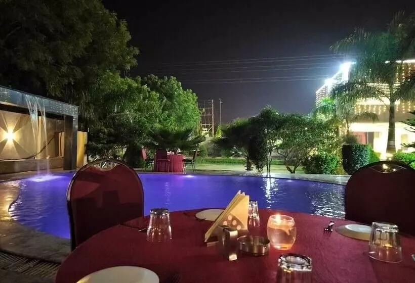 Shivhari Hotel & Resort