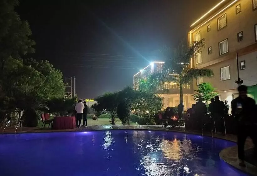 Shivhari Hotel & Resort