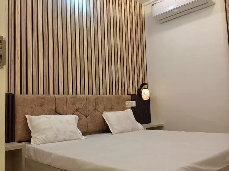 Winter Hotel At Ujjain