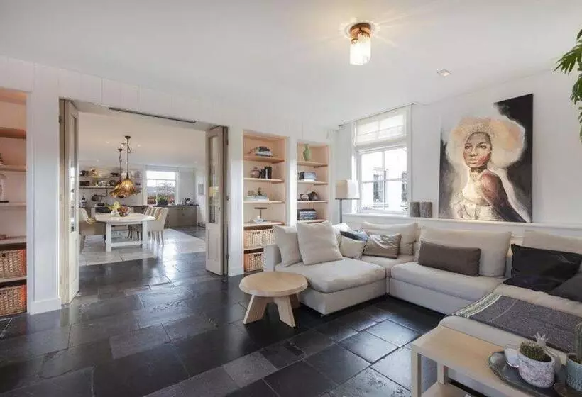 ベッドアンドブレックファースト Amsterdam Mansion   The Studio