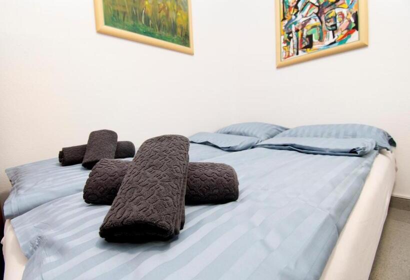 تختخواب و صبحانه Apartmani Sebastijan