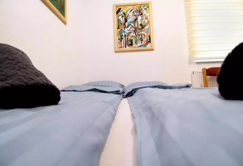 تختخواب و صبحانه Apartmani Sebastijan