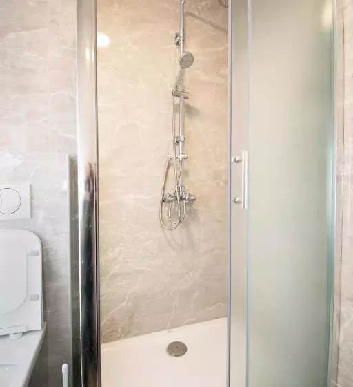 تختخواب و صبحانه Apartmani Sebastijan