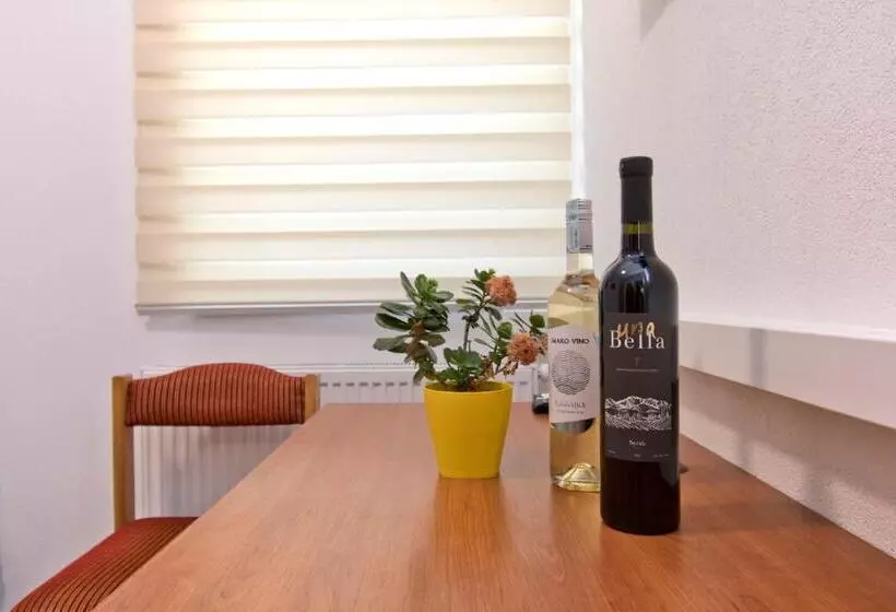 تختخواب و صبحانه Apartmani Sebastijan