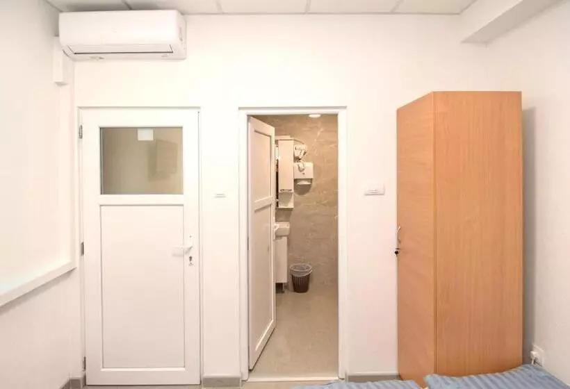 تختخواب و صبحانه Apartmani Sebastijan