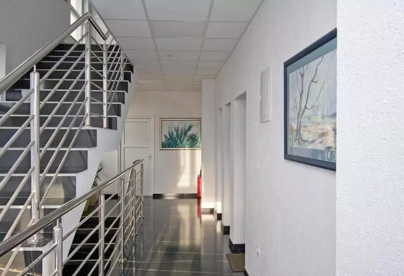 تختخواب و صبحانه Apartmani Sebastijan