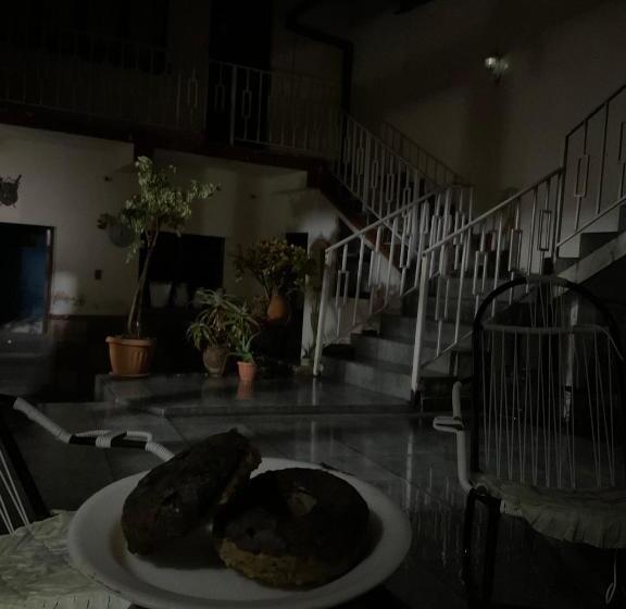 تختخواب و صبحانه White House   Casa De Interacción