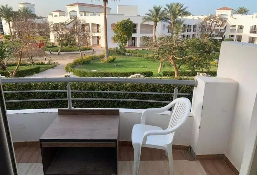 Cecelia Resort Private C6