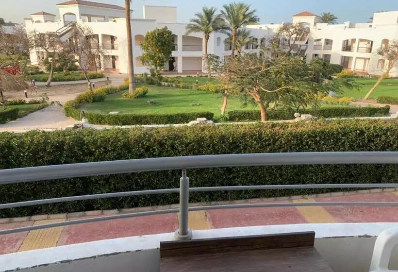 Cecelia Resort Private C6