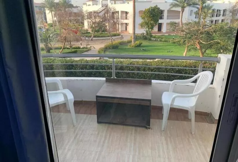 Cecelia Resort Private C6