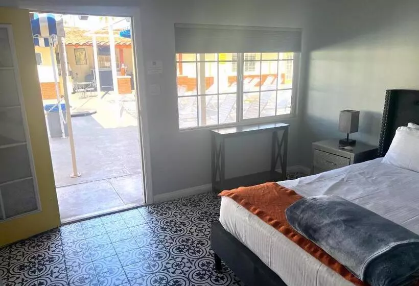 هتل Exotic Dreams Resort Adults Only