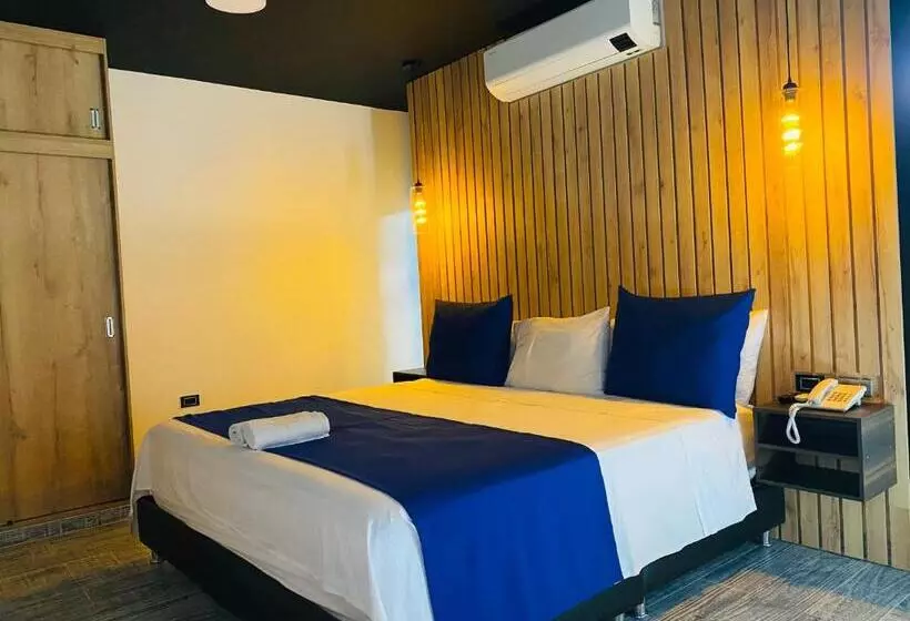 ホテル Calle Real Inn