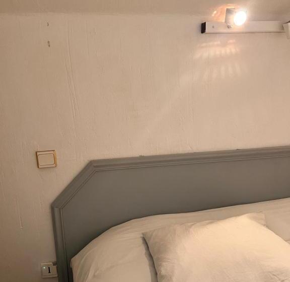 Отель Hôtel Candide