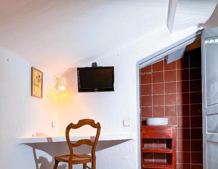 Отель Hôtel Candide