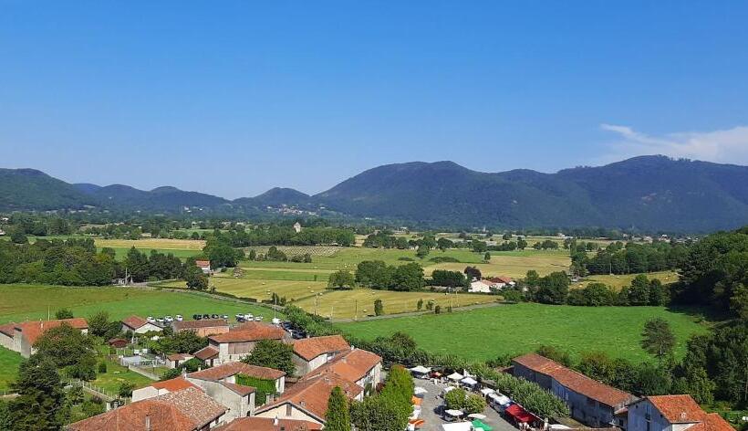 Отель Hôtel Candide