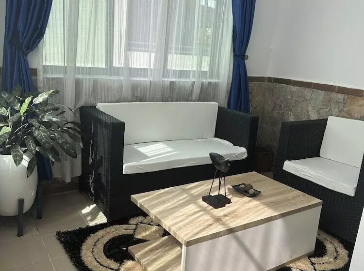 هتل Klulead Garden And Suites