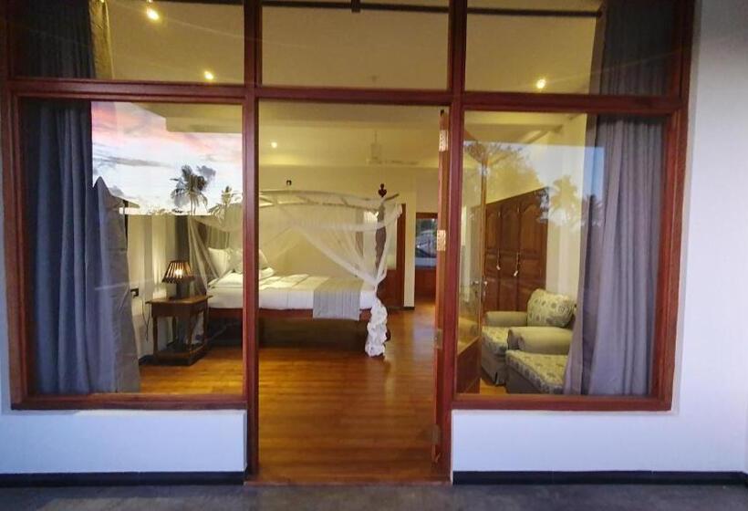 فندق Margaret House