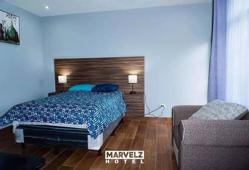 هتل Marvelz