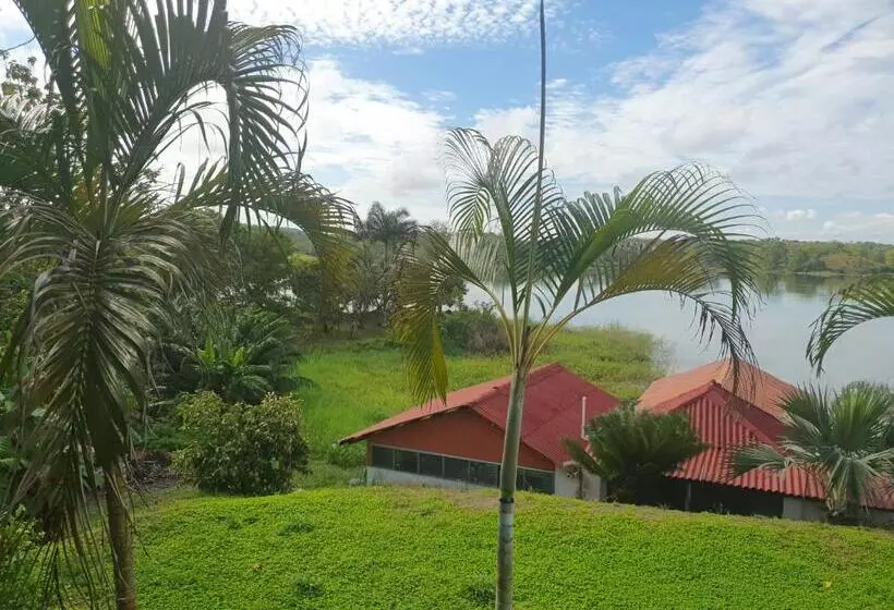 ペンション Cabana S On Gatun Lake In Arenosa
