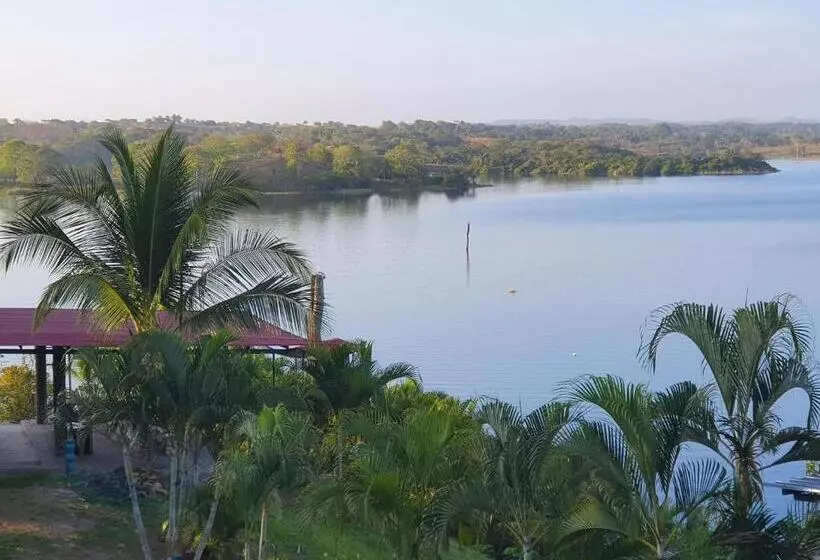 ペンション Cabana S On Gatun Lake In Arenosa
