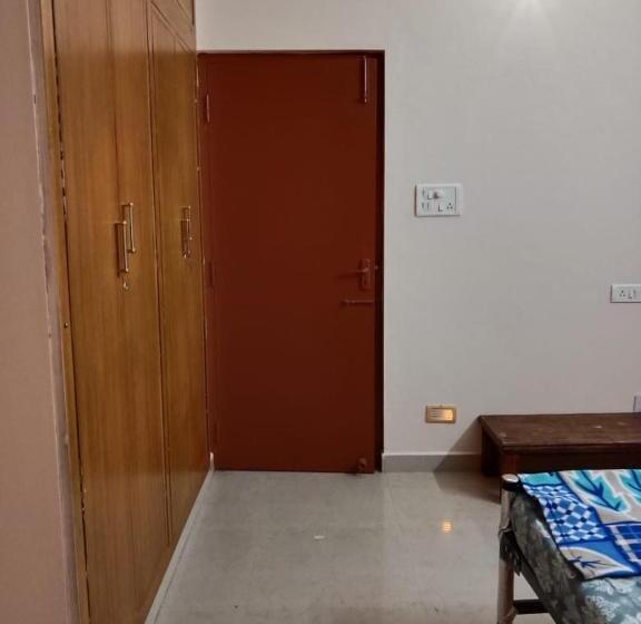 פנסיון Hudson Stay Velachery