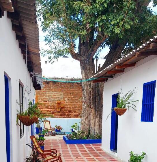 پانسیون La Marina Hostal