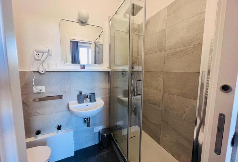 פנסיון Roma Eterna   Piramide Guest House