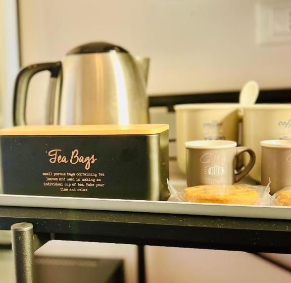 פנסיון Roma Eterna   Piramide Guest House