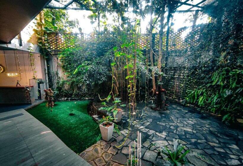 بنسيون The Yacht Villa Near Colombo International Airport