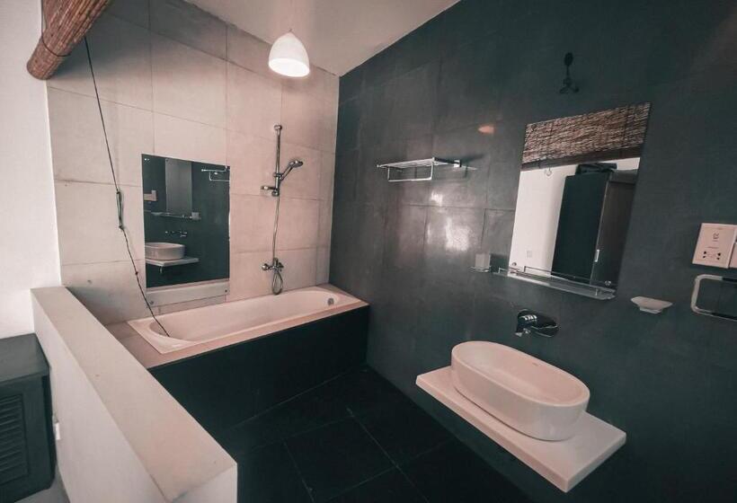 بنسيون The Yacht Villa Near Colombo International Airport