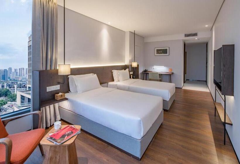 Wuyu Hotel Chongqing Jiangbei Airport & Light Rail