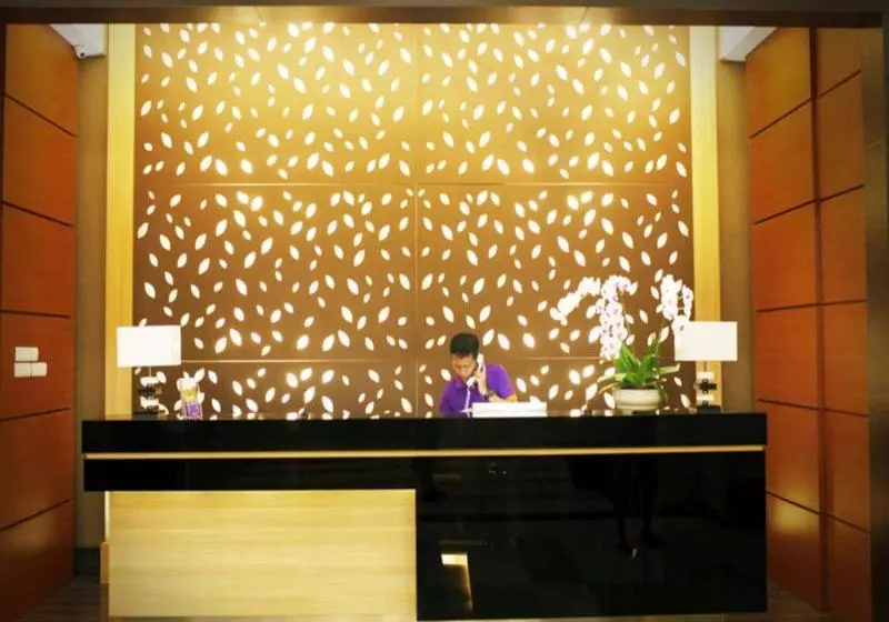 ホテル Harmoni Tasikmalaya