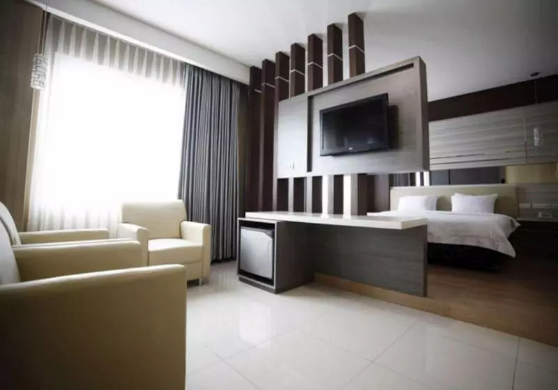 ホテル Harmoni Tasikmalaya