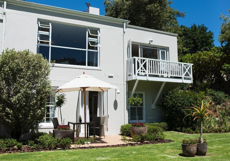 호텔 18 on Hillwood