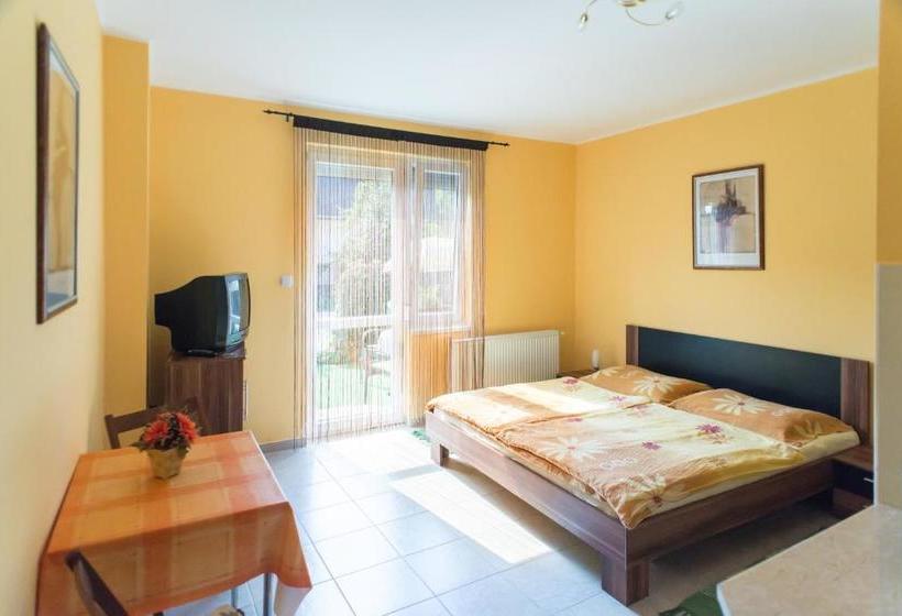 בית מלון כפרי Andrea Apartmanhaz