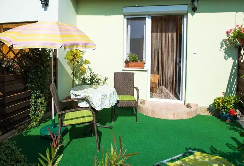 هتل Andrea Apartmanhaz