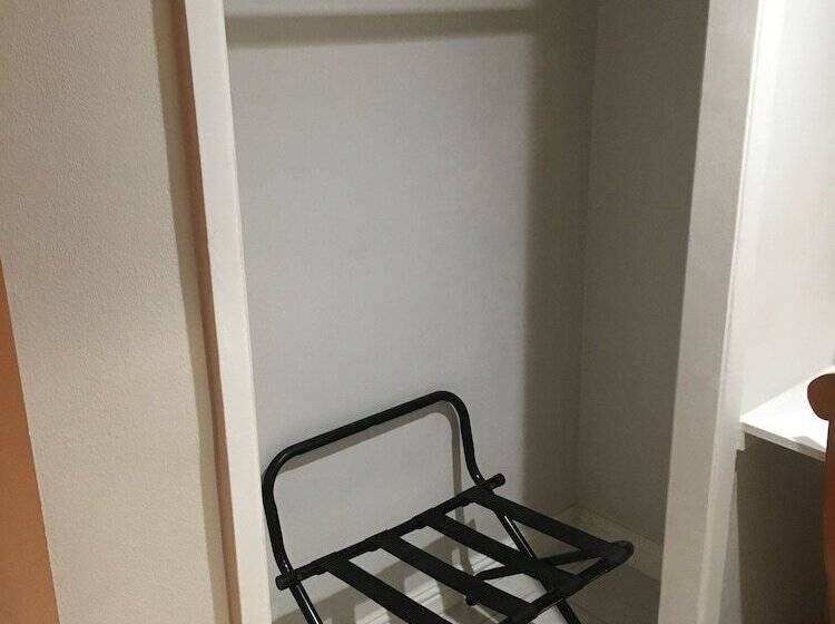 Hotel Century Inn At Lax