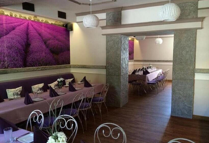 בית מלון כפרי Cesarski   Kaiserhof