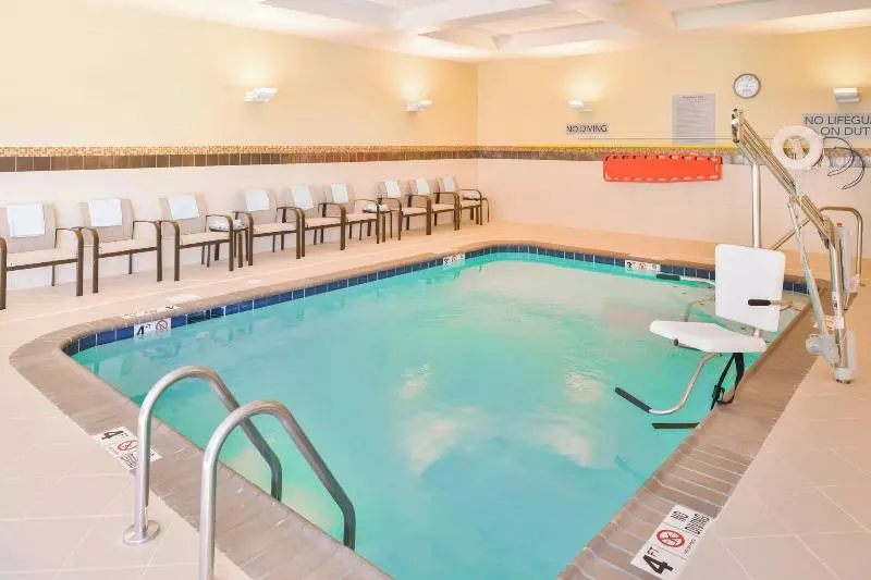 ホテル Courtyard By Marriott Columbus Grove City