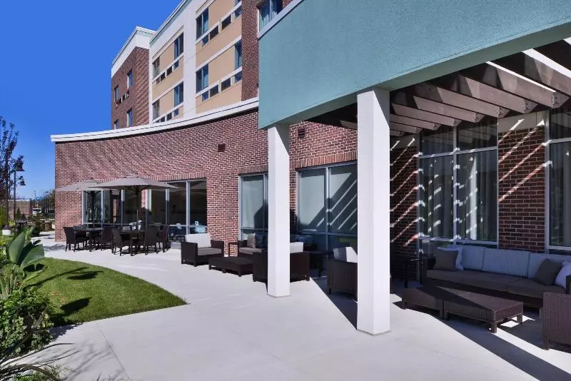 ホテル Courtyard By Marriott Columbus Grove City