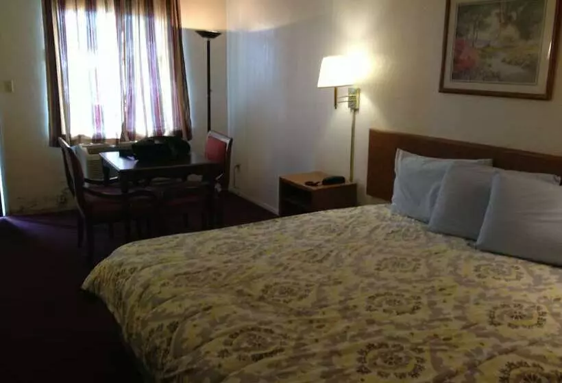 Hotelli Crown Inn