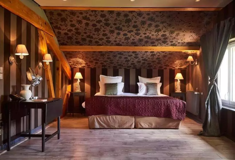 Hotelli Hôtel Le Manoir Des Montagnes