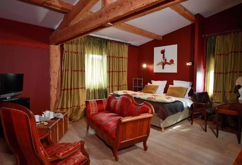 Hotelli Hôtel Le Manoir Des Montagnes