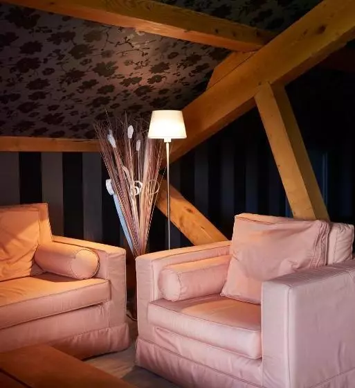 Hotelli Hôtel Le Manoir Des Montagnes