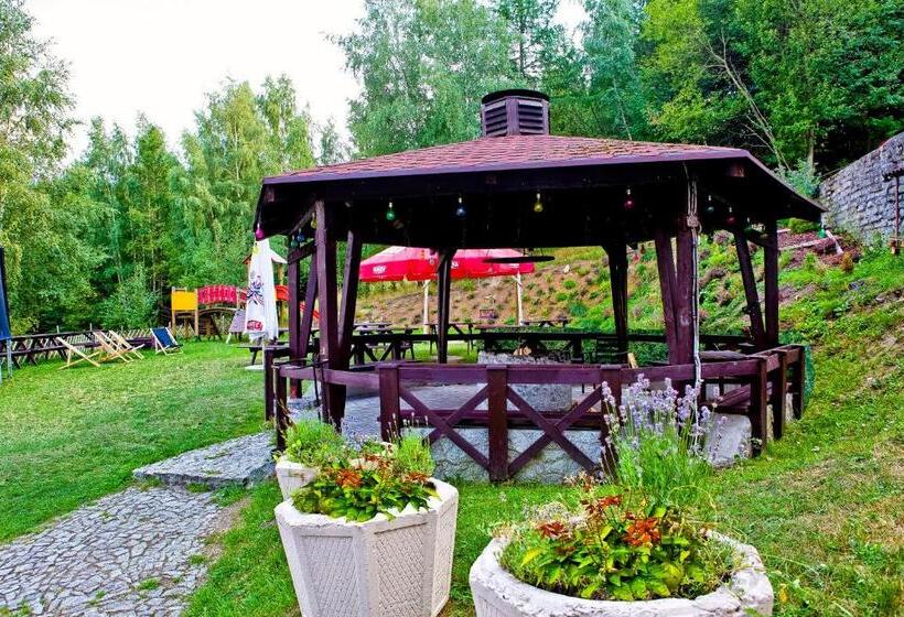 Отель Karolinka