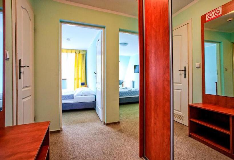 Отель Karolinka