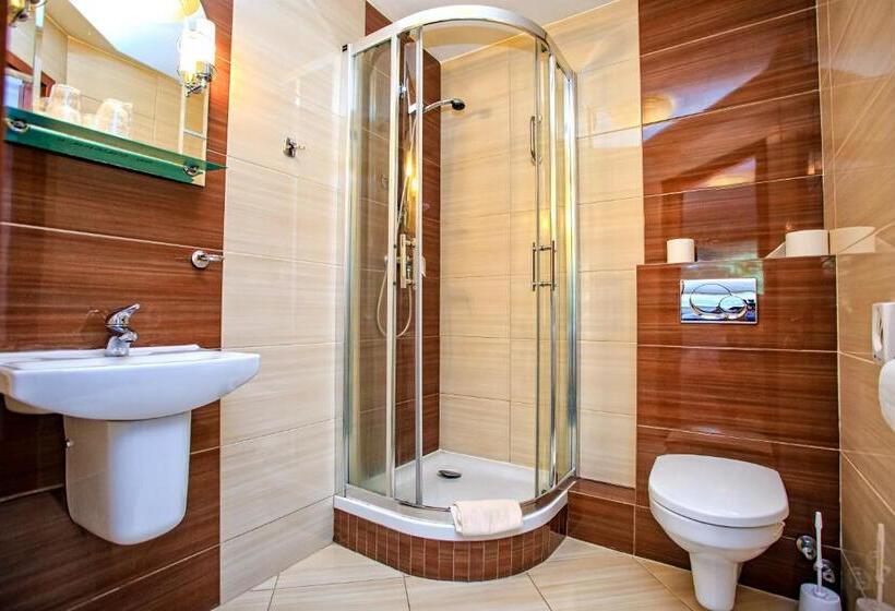 Отель Karolinka