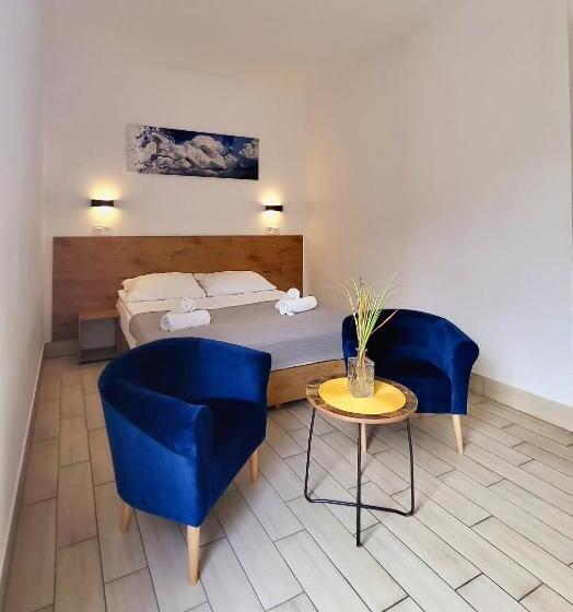 ホテル Konopielka