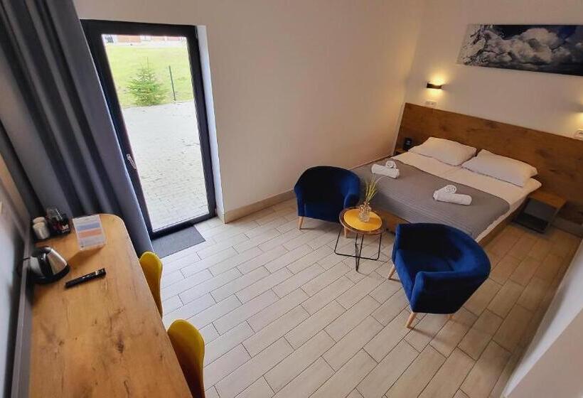 ホテル Konopielka